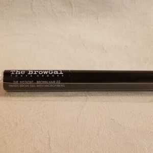 The BrowGal in Brown Hair 02